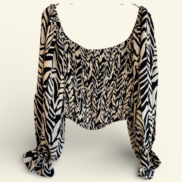 Eloquii Tops - Eloquii Black Cream Zebra Print Off Shoulder Blouse Size 14/16 NWT